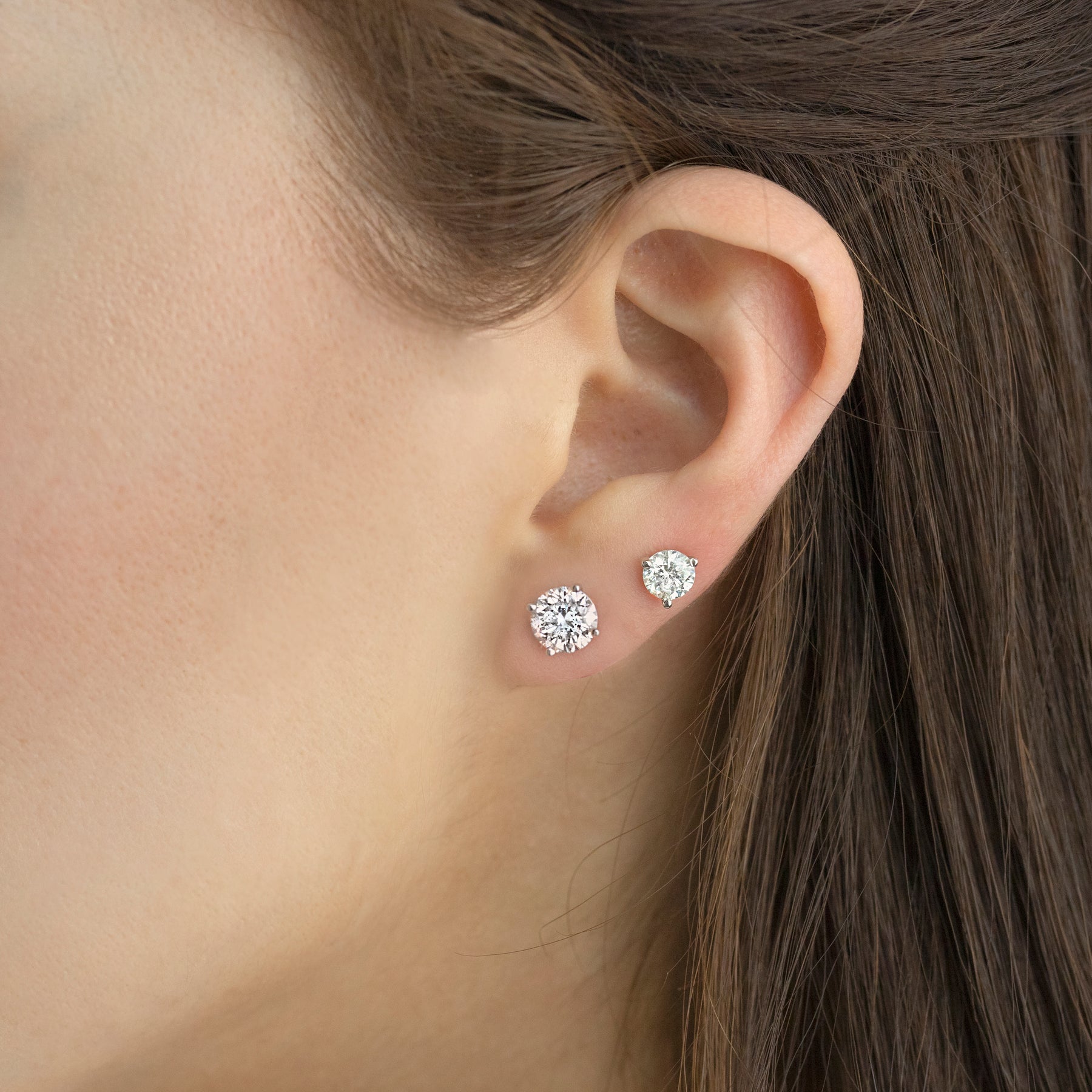 Lab grown diamonds stud earrings